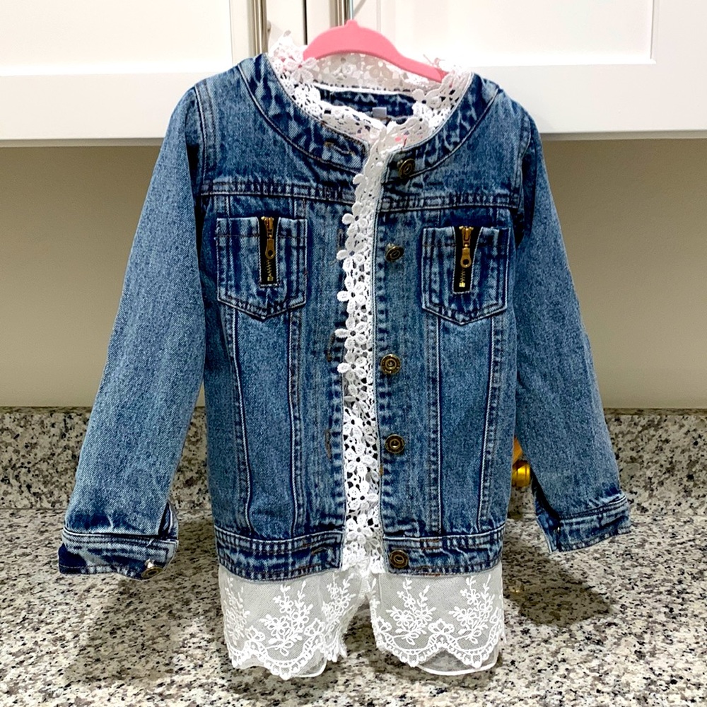 NWOT 2T Girls Jean Jacket w/ Lace Detail 👖🧥